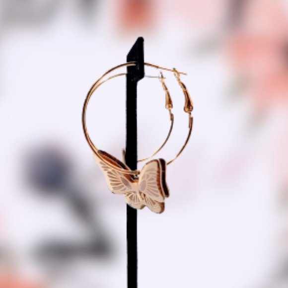 🆕MBM "Embossed Wings" Butterfly Charm Hoop Earrings - Picture 5 of 12